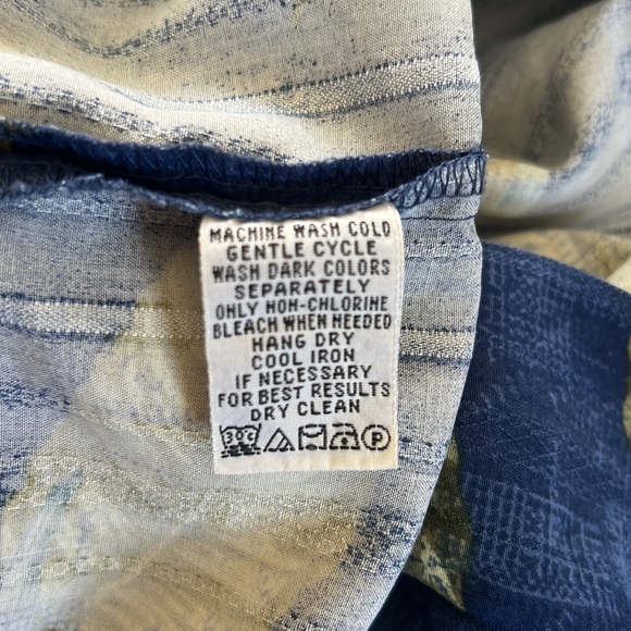 Tommy Bahama xxl 100% Silk Hawaiian Button Up Short Sleeve With Wooden Buttons - Picture 6 of 6